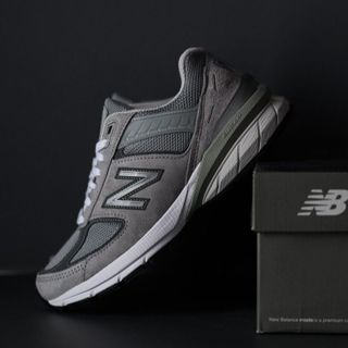 No. 3 - รองเท้าผ้าใบ New Balance รุ่น 990 V5 - 2
