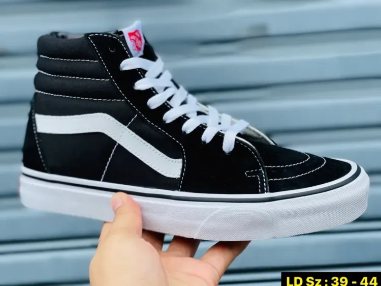 No. 7 - รองเท้าผ้าใบสีดำ รุ่น Sk8-Hi - 6