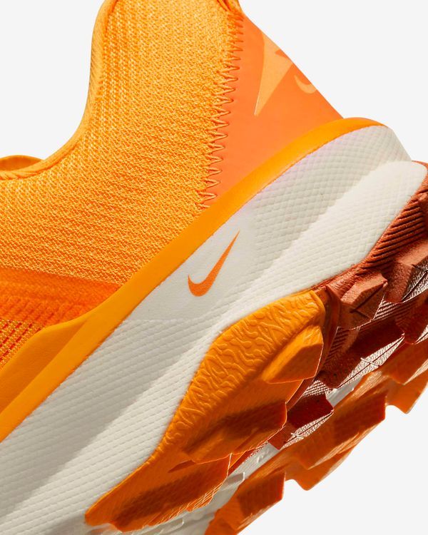No. 5 - รองเท้าวิ่ง Nike สำหรับผู้หญิง รุ่น Kiger 9 - 6