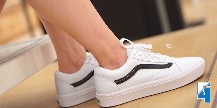 No. 3 - รองเท้าผ้าใบ ใส่กับชุดนักศึกษา รุ่น Old Skool Classic - 3