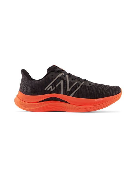 No. 1 - รองเท้าผ้าใบ New Balance รุ่น FuelCell Propel v4 - 1